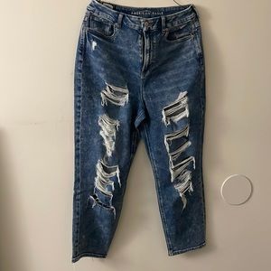 AMERICAN EAGLE Curvy Stretch Ripped Jeans (Front and Back Ripped)